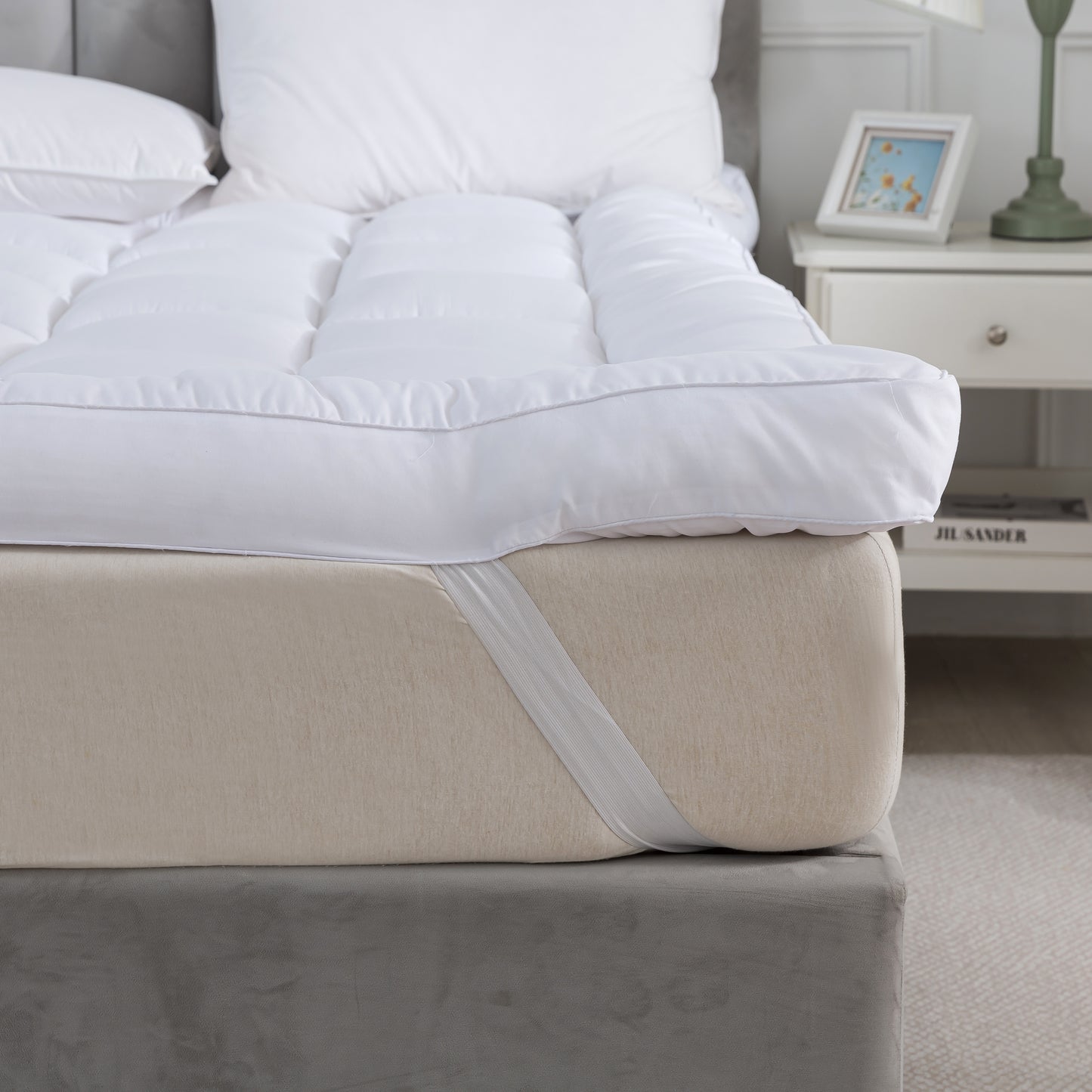 10cm/4'' Deep Microfiber Mattress Topper with Elastic Corner Straps – Available in All Sizes, Hypoallergenic Mattress Protector for Comfort & Support